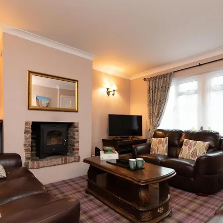 Holly-garth Holiday home